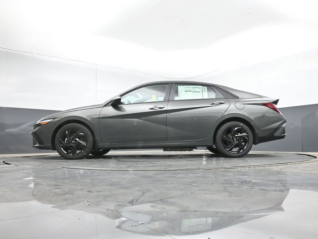 New 2026 Hyundai Elantra SEL Sport Premium FWD image 11