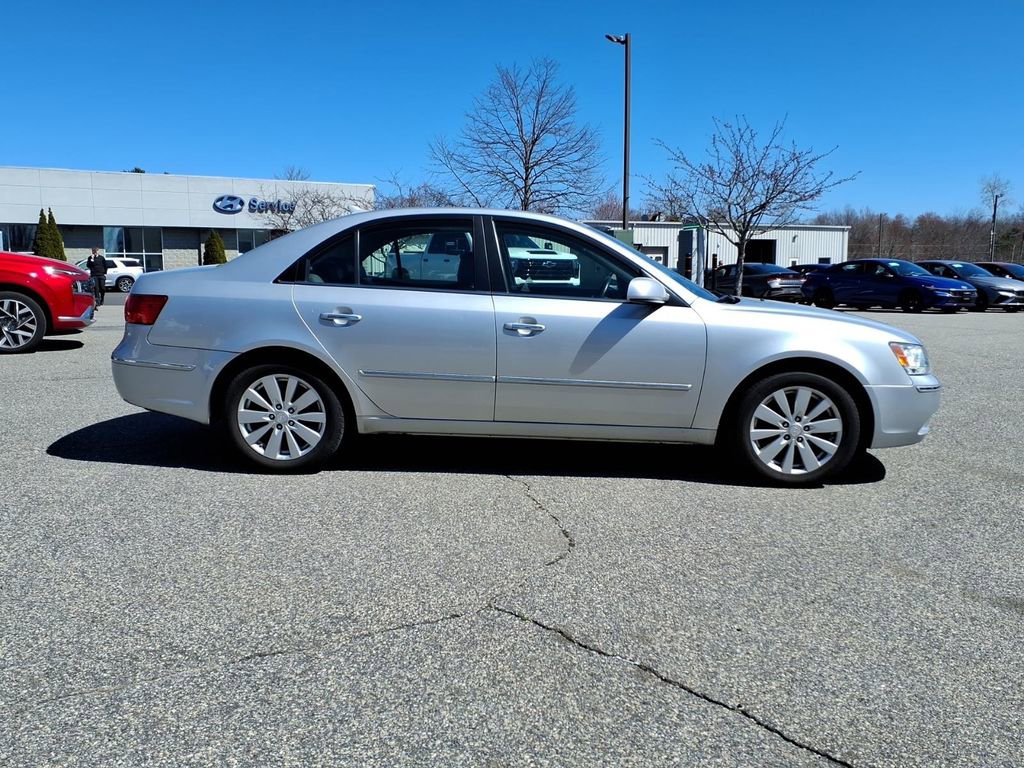 Used 2009 Hyundai Sonata Limited FWD image 2