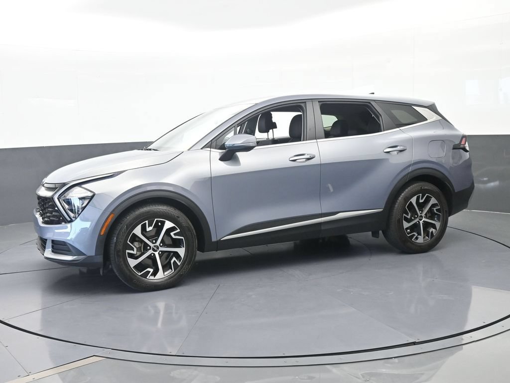 Used 2023 Kia Sportage EX FWD image 2