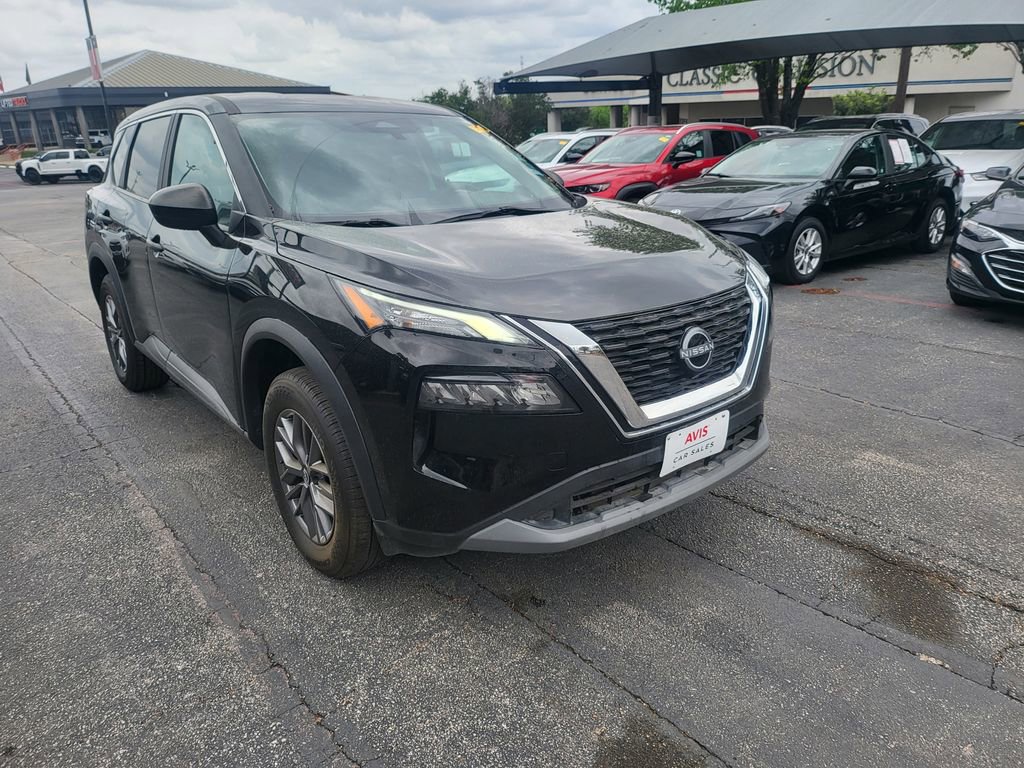 Used 2023 Nissan Rogue S image 3