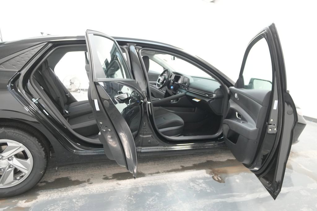 New 2026 Hyundai Elantra SE image 25