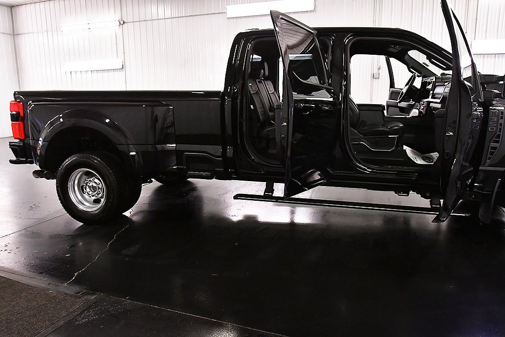 Used 2025 Ford F350 Platinum image 33