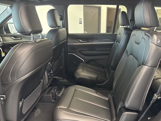 New 2026 Jeep Grand Cherokee L Limited w/ Limited Altitude Package image 20