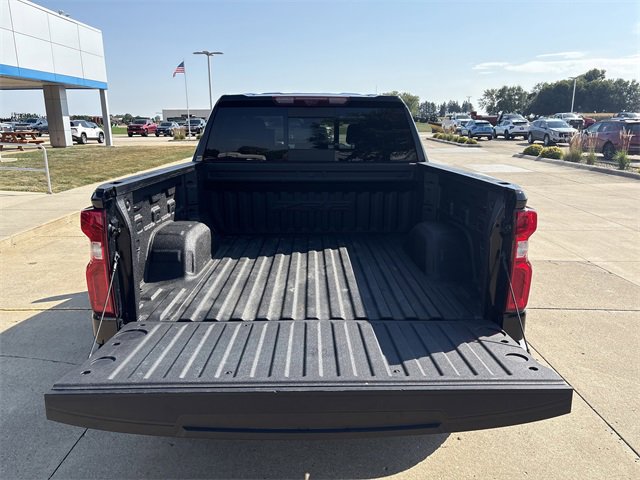 Used 2024 Chevrolet Silverado 1500 ZR2 w/ Technology Package image 17