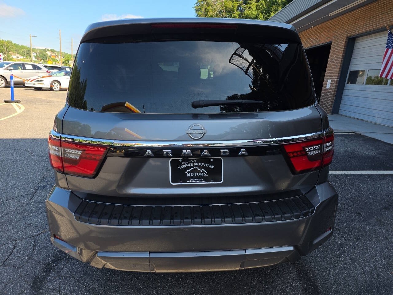 Used 2023 Nissan Armada SV w/ Cargo Package RWD image 5