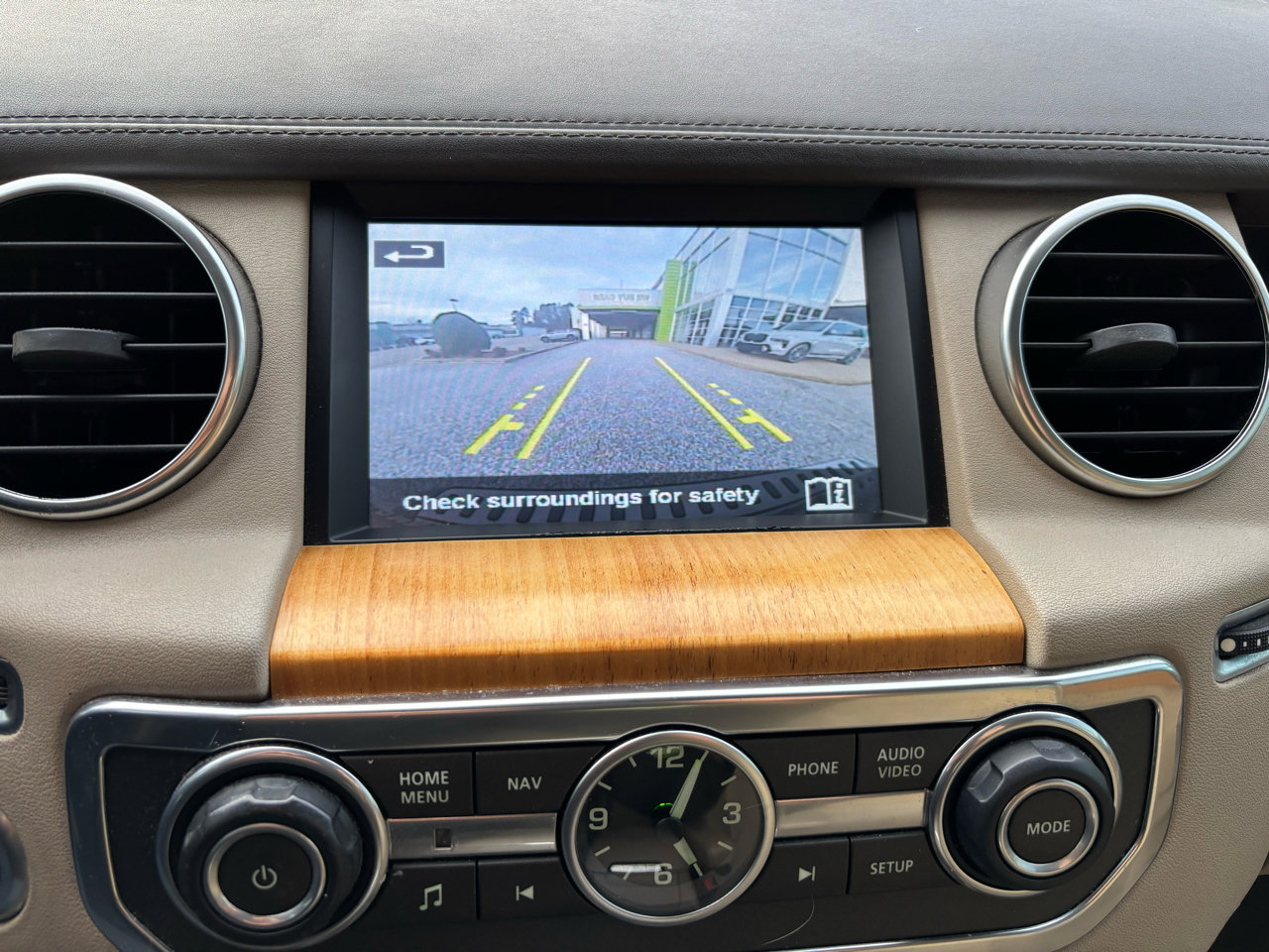 Used 2014 Land Rover LR4 HSE LUX image 21