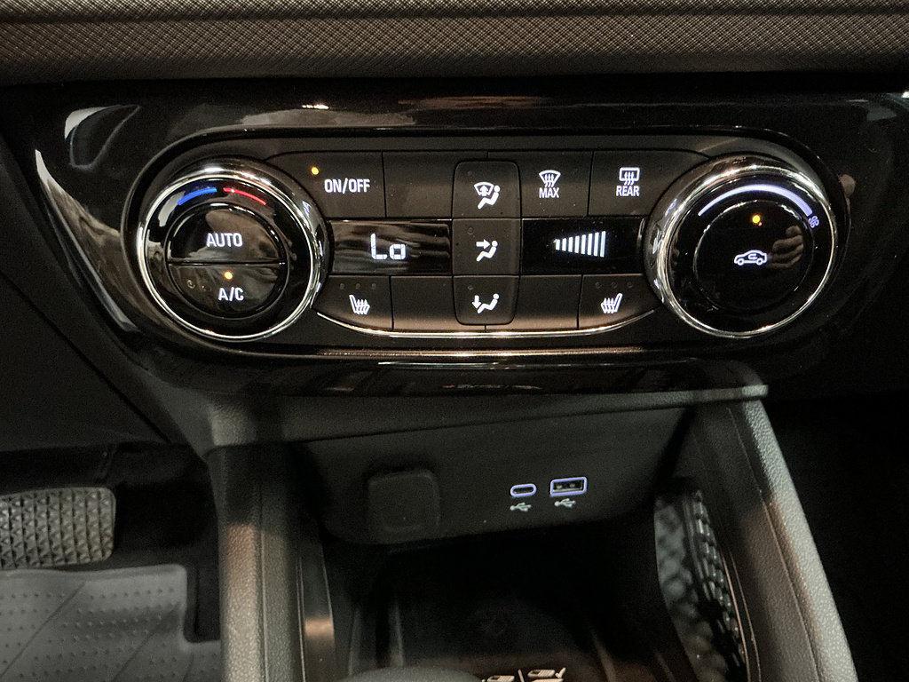 Used 2025 Chevrolet TrailBlazer RS w/ Convenience Package FWD image 12
