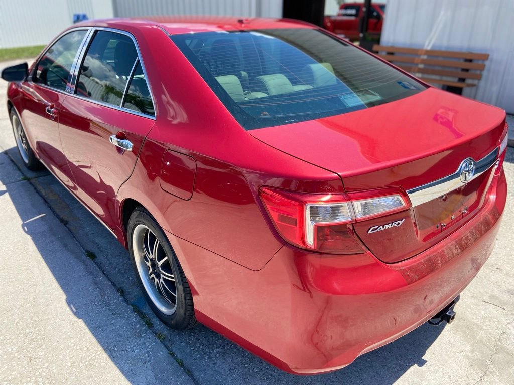 Used 2013 Toyota Camry XLE FWD image 3