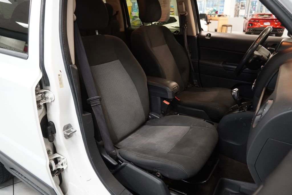 Used 2014 Jeep Patriot Latitude image 23