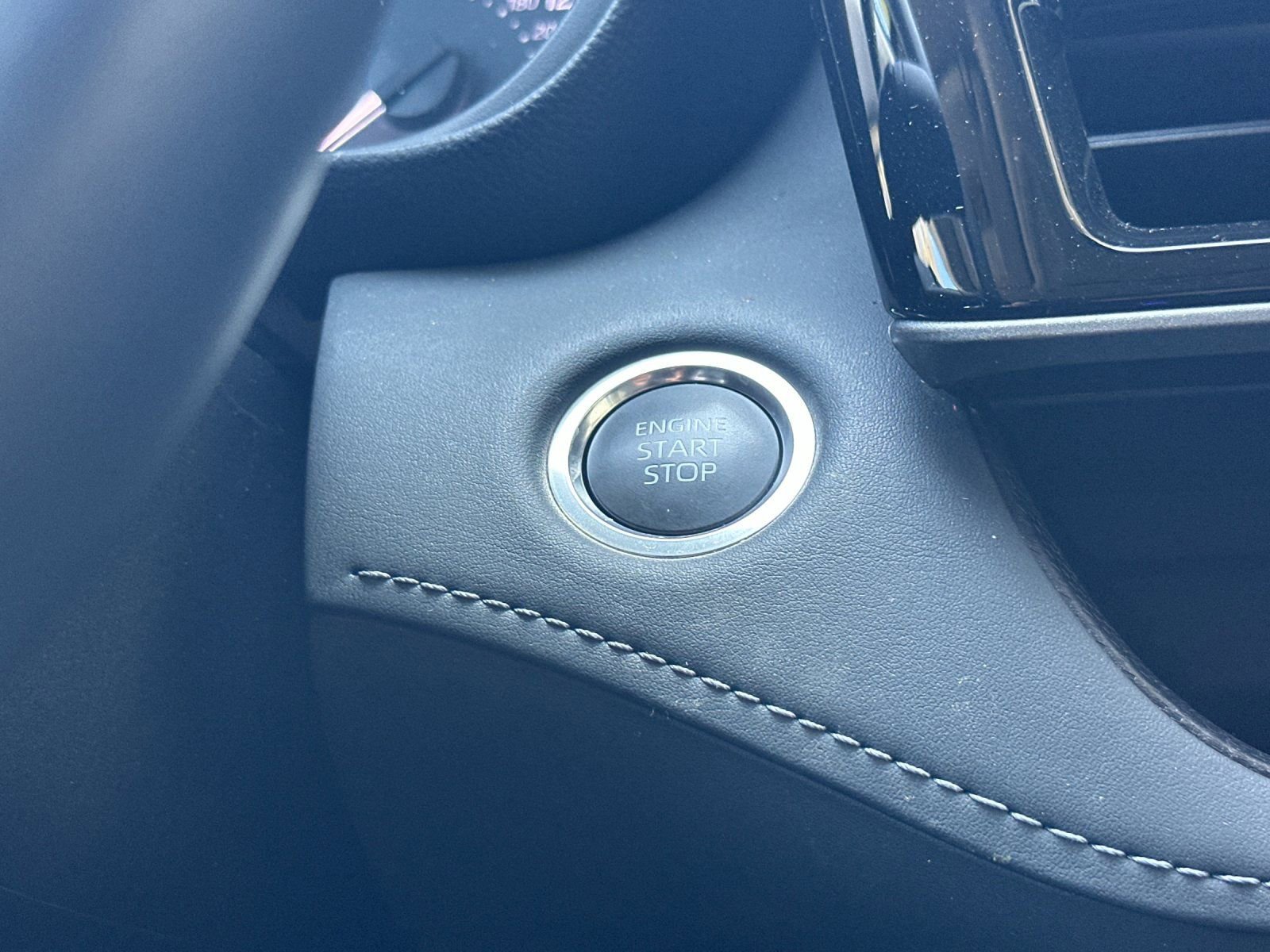 Used 2025 Toyota Highlander LE image 22