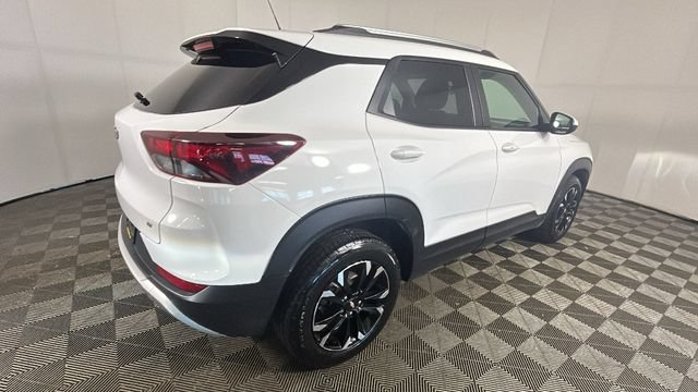 Used 2022 Chevrolet TrailBlazer LT FWD image 2