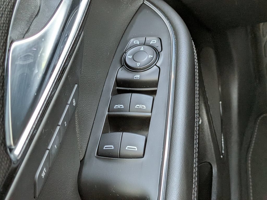 Used 2022 Buick Envision Essence w/ Technology Package I FWD image 26