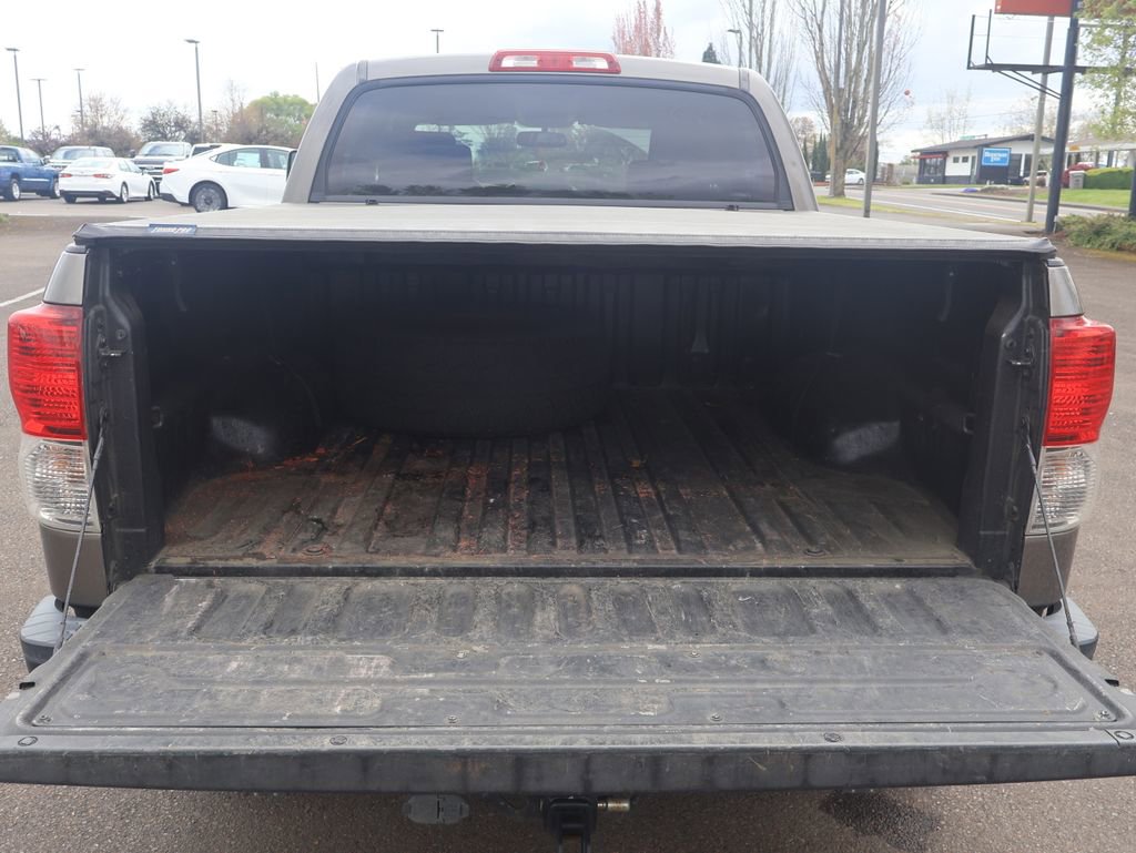 Used 2013 Toyota Tundra 4x4 CrewMax w/ Tow Pkg image 6