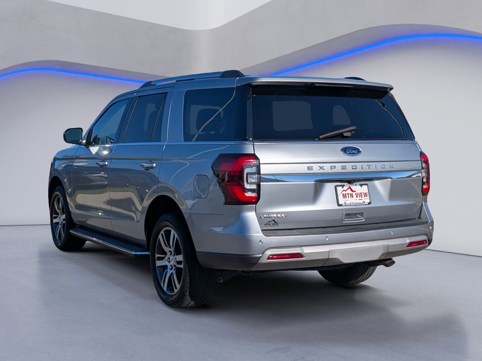 Used 2023 Ford Expedition Limited image 6