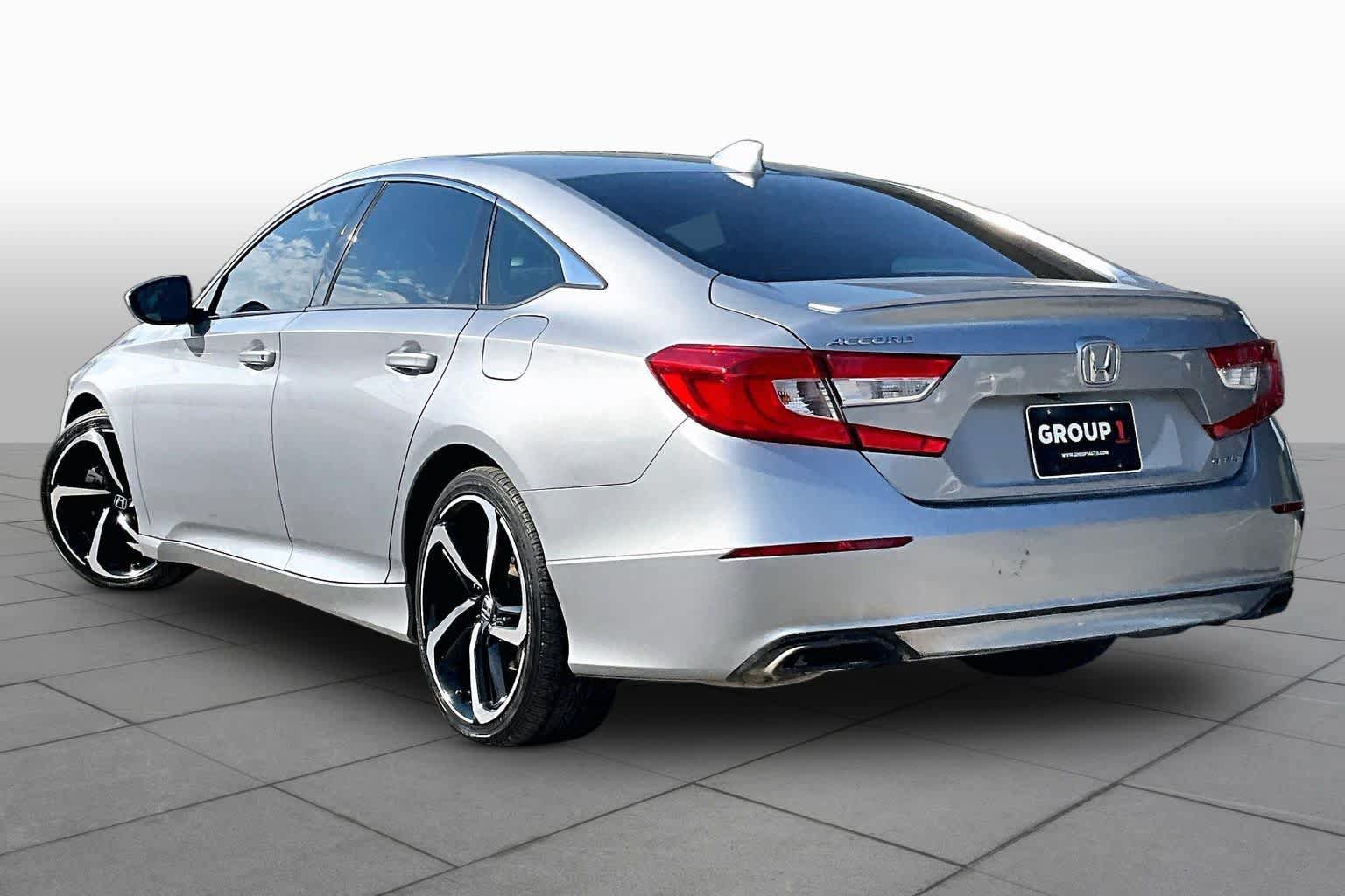 Used 2018 Honda Accord Sport image 12