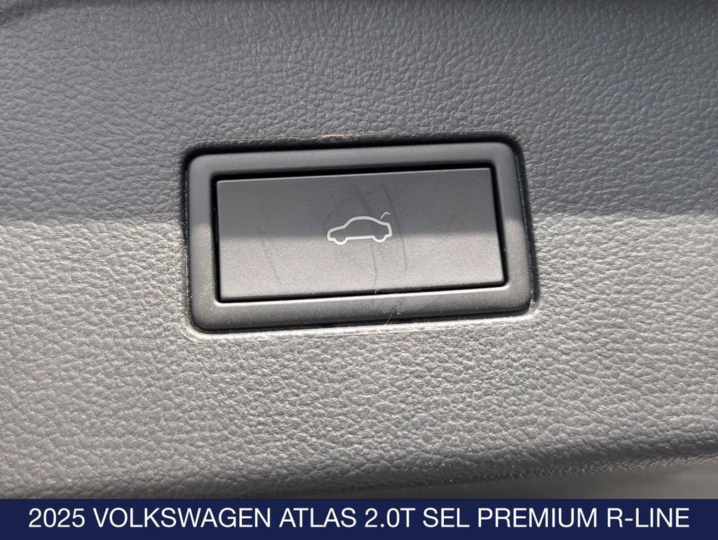 Used 2025 Volkswagen Atlas SEL Premium R-Line AWD/4WD image 32
