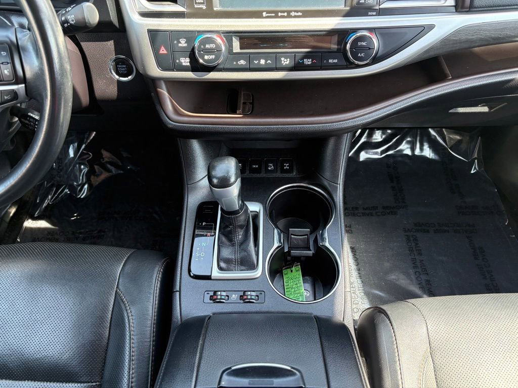 Used 2018 Toyota Highlander Limited AWD/4WD image 32