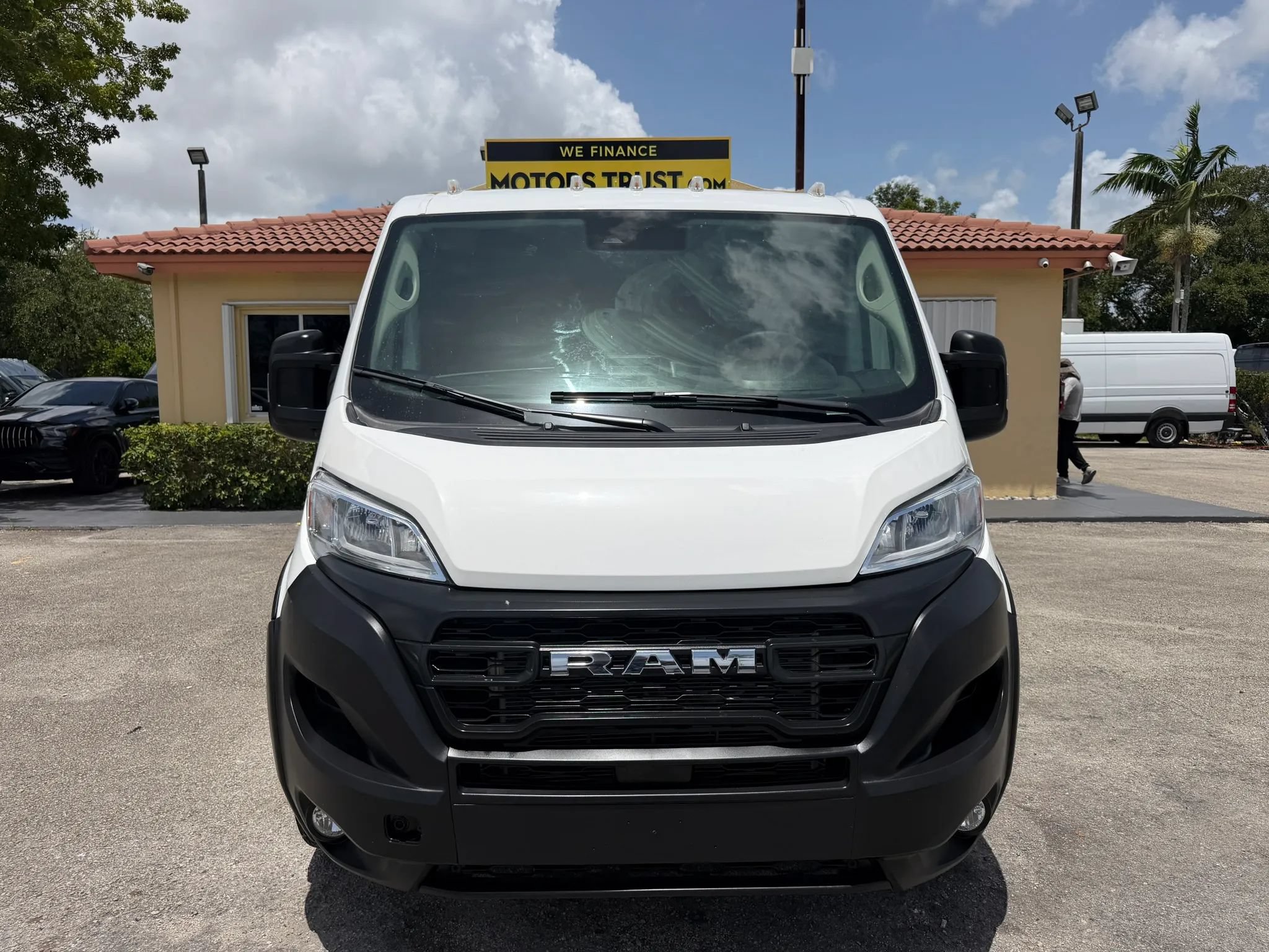 Used 2025 RAM ProMaster 2500 w/ U-Haul Equipment Group FWD image 11