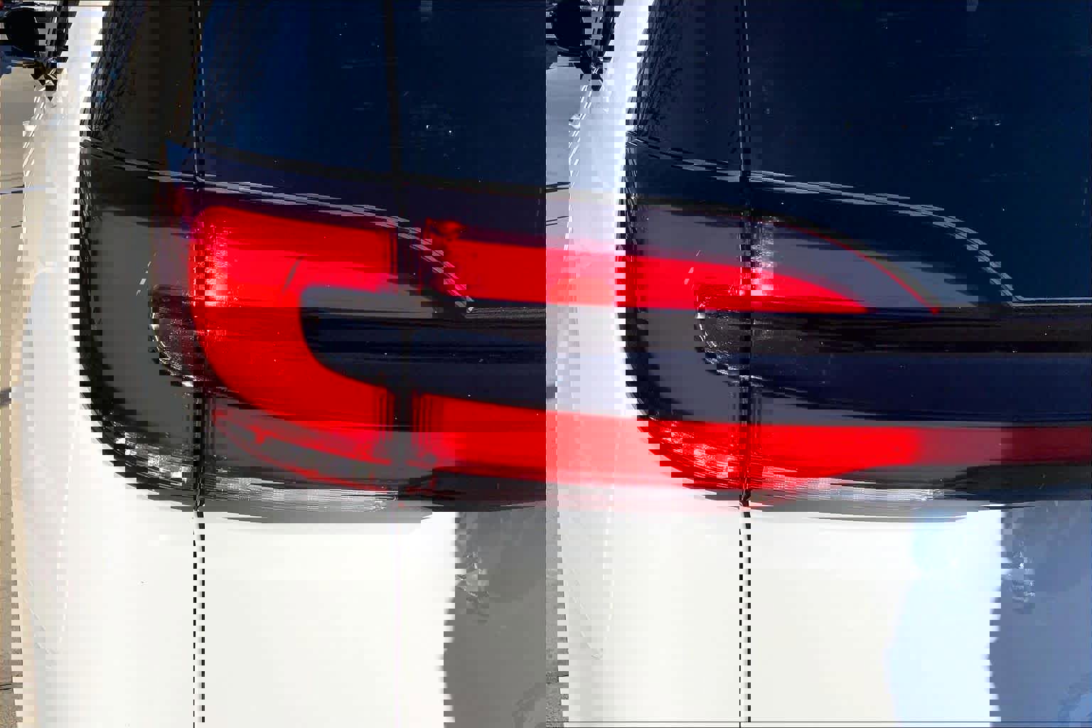 Used 2025 Chrysler Pacifica Select image 28