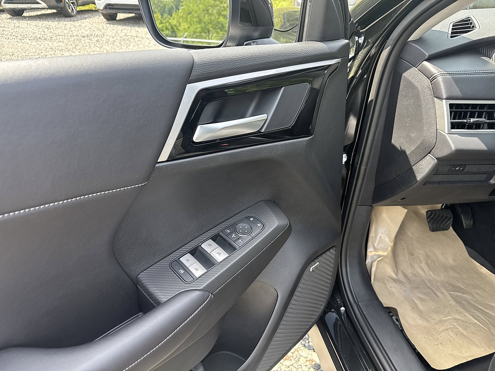 New 2025 Mitsubishi Outlander SE image 15