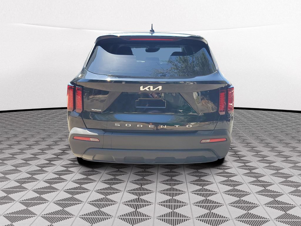 Used 2022 Kia Sorento LX FWD image 5