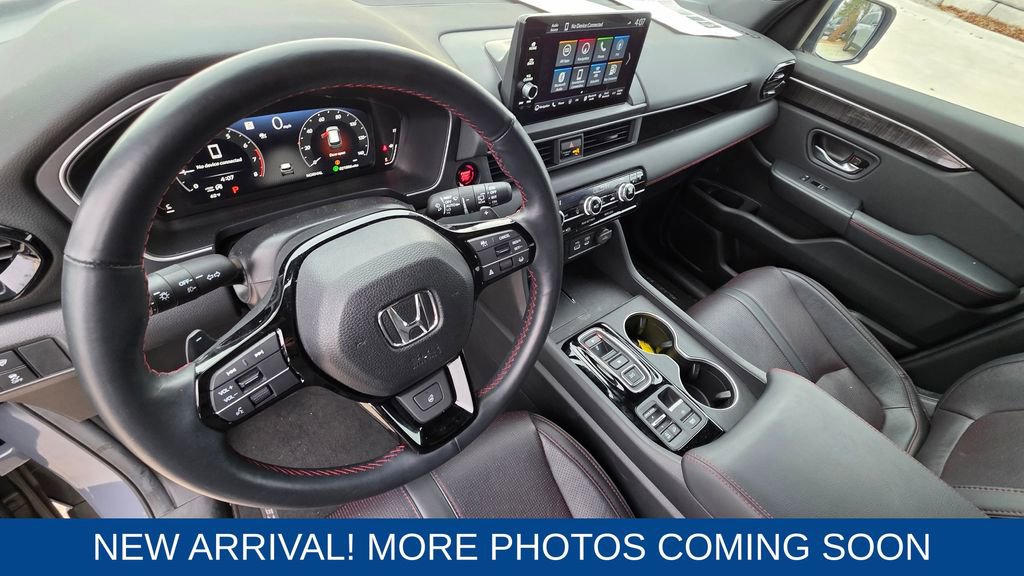 Used 2025 Honda Pilot Black Edition image 12