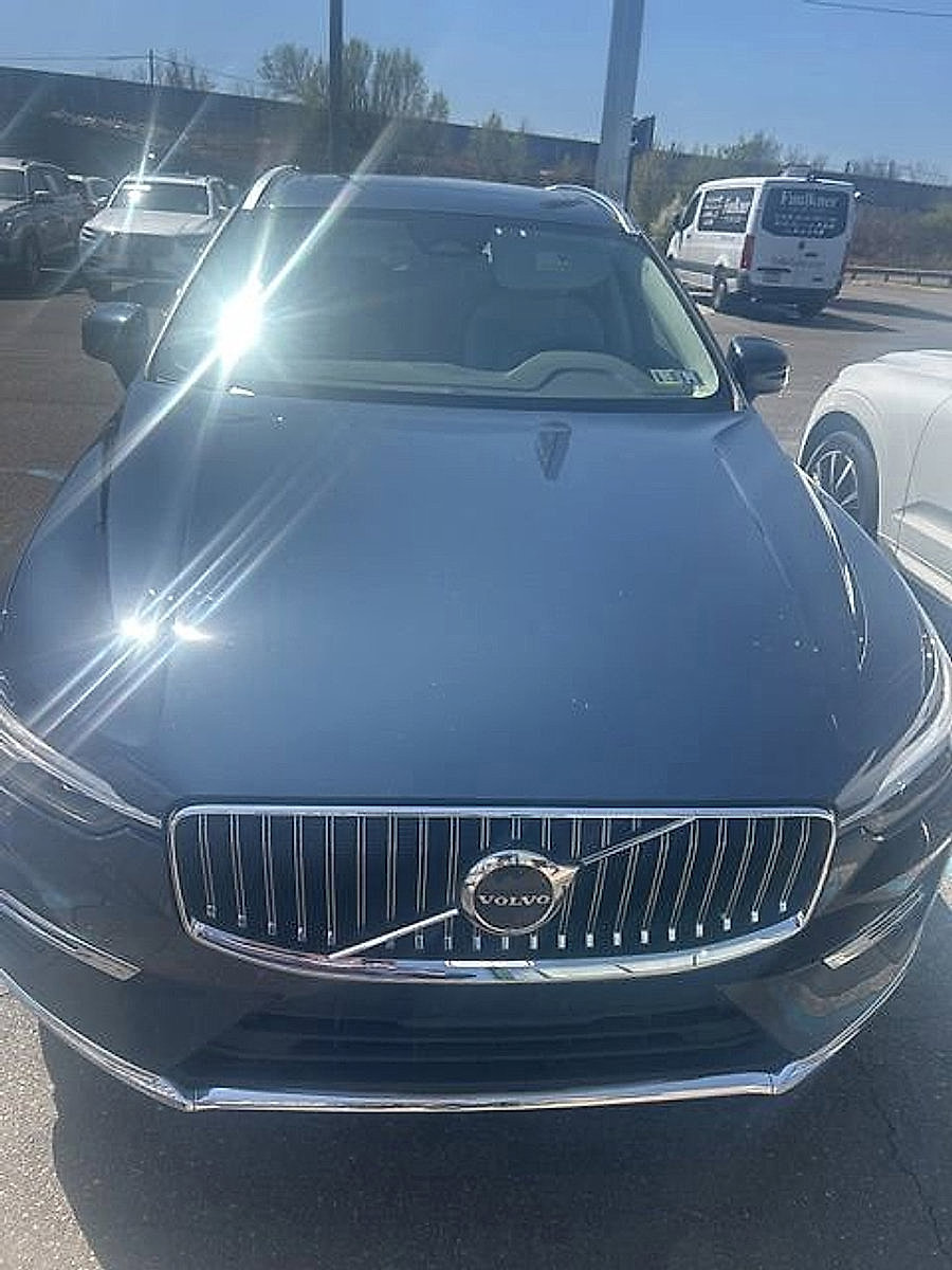 Certified 2023 Volvo XC60 B5 Plus w/ Climate Package image 10
