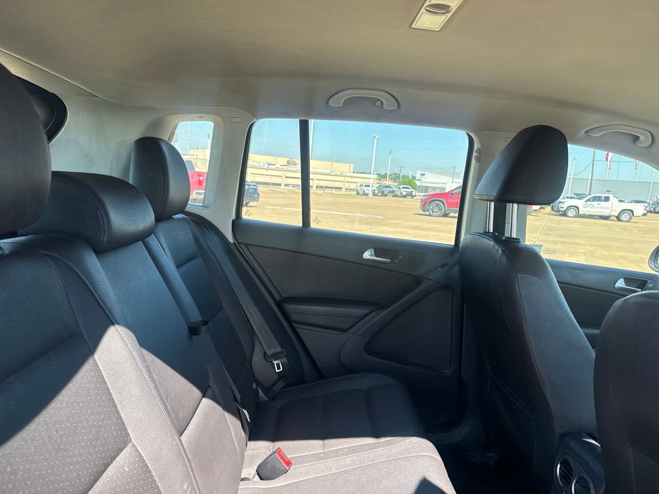 Used 2017 Volkswagen Tiguan S FWD image 31