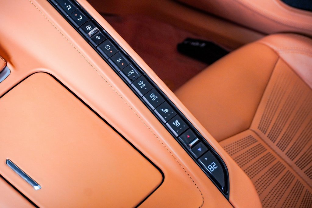 Used 2022 Chevrolet Corvette Stingray Premium Conv w/ Z51 Performance Package image 30