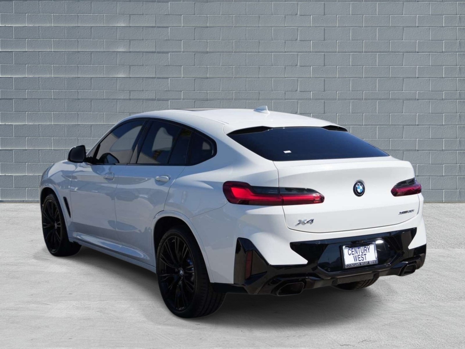 Certified 2023 BMW X4 xDrive30i w/ M Sport Package AWD/4WD image 3