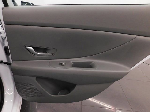 Used 2024 Hyundai Elantra SEL image 29