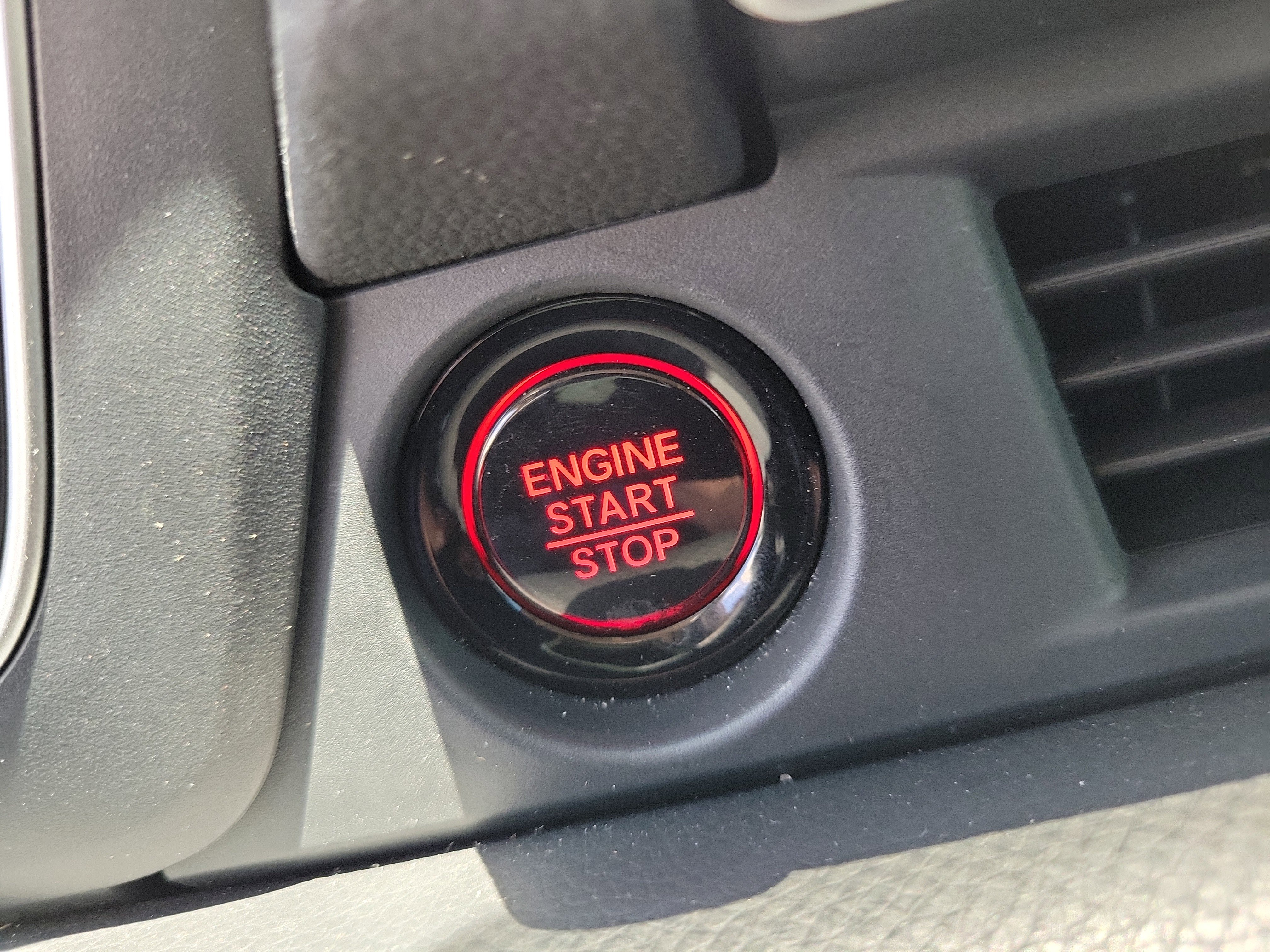 Used 2025 Honda Pilot Touring image 32