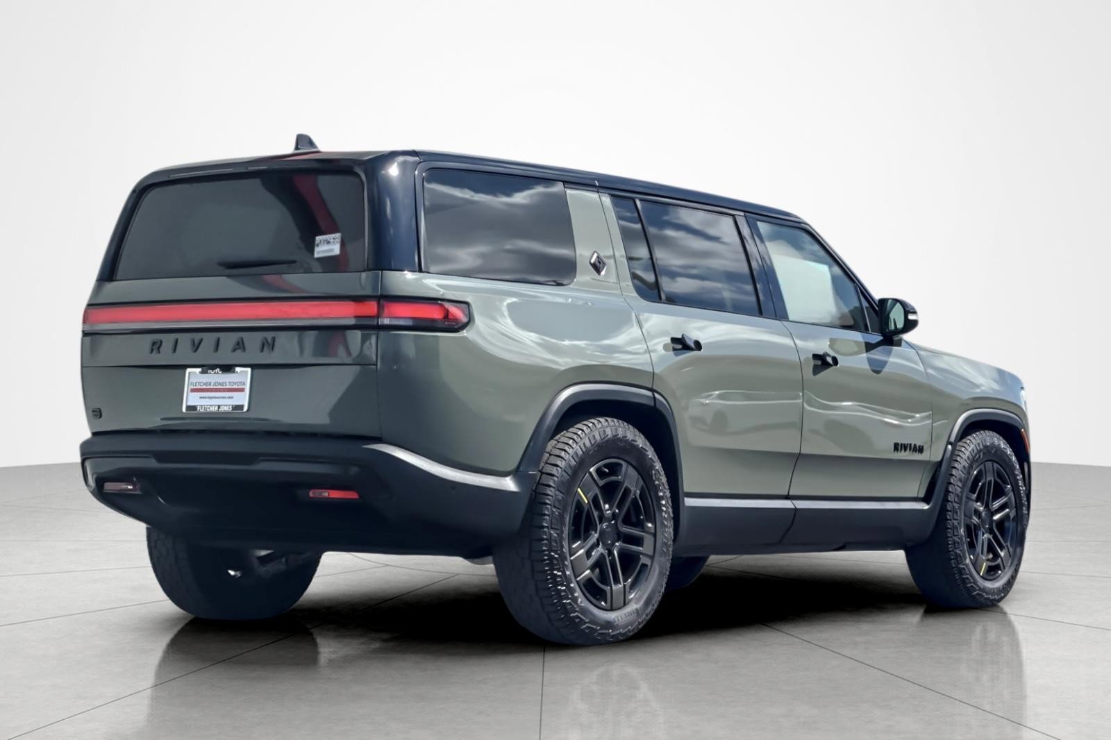Used 2023 Rivian R1S Launch Edition image 5