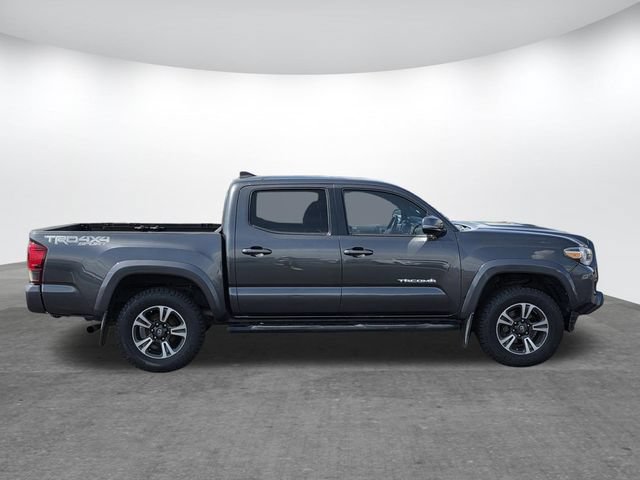 Used 2019 Toyota Tacoma TRD Sport AWD/4WD image 3