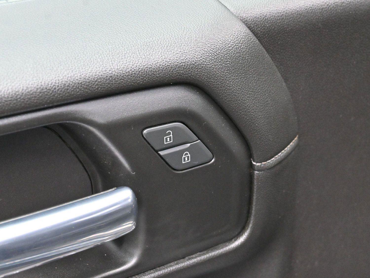 Used 2020 Chevrolet Silverado 1500 RST image 4