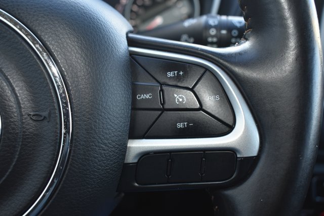 Used 2018 Jeep Compass Latitude w/ Popular Equipment Group image 20