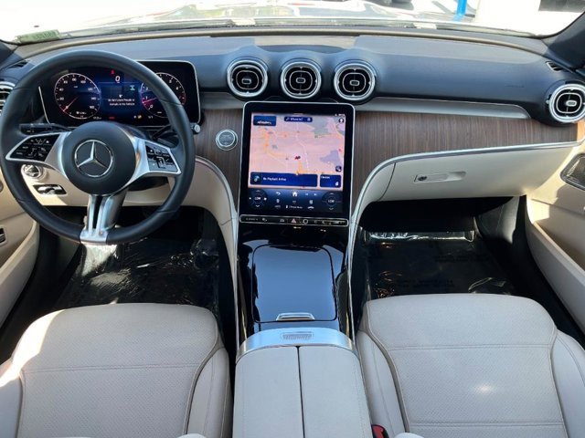 Used 2025 Mercedes-Benz C 300 Sedan image 4