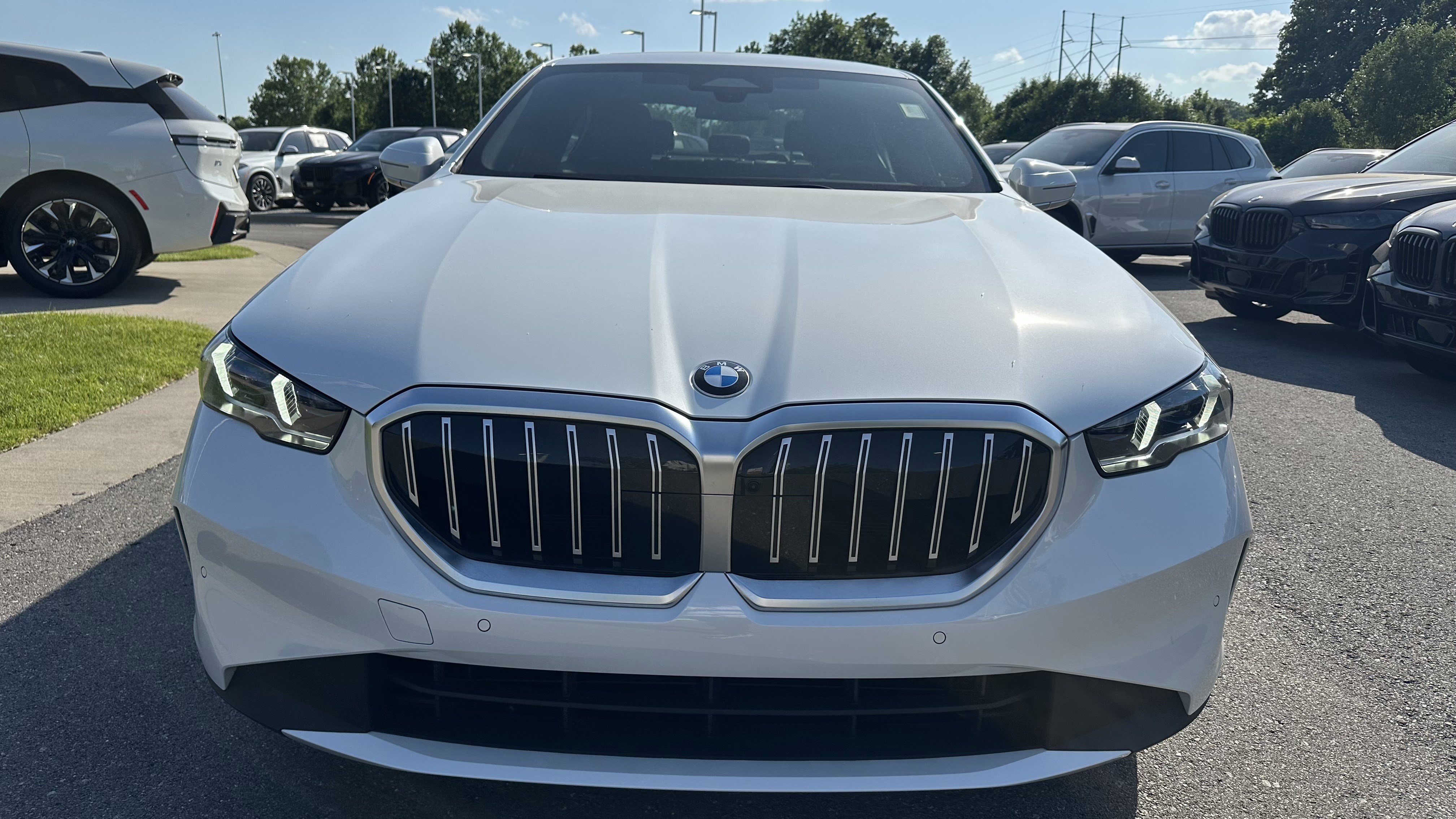 Certified 2024 BMW 530i xDrive w/ Premium Package AWD/4WD image 3