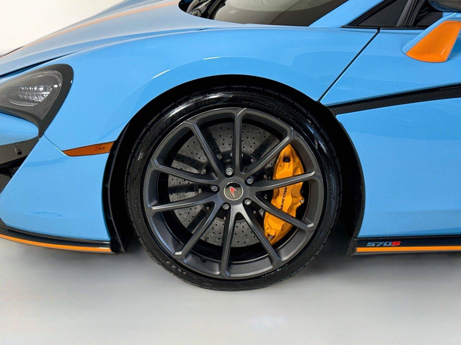 Used 2018 McLaren 570S Spider RWD image 35
