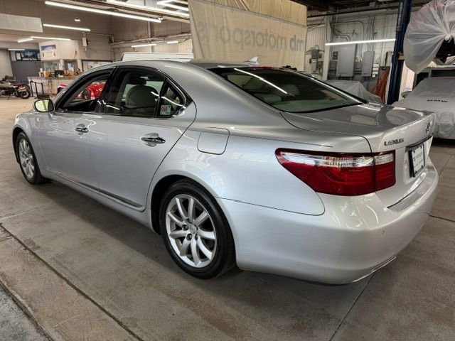 Used 2008 Lexus LS 460 RWD image 2