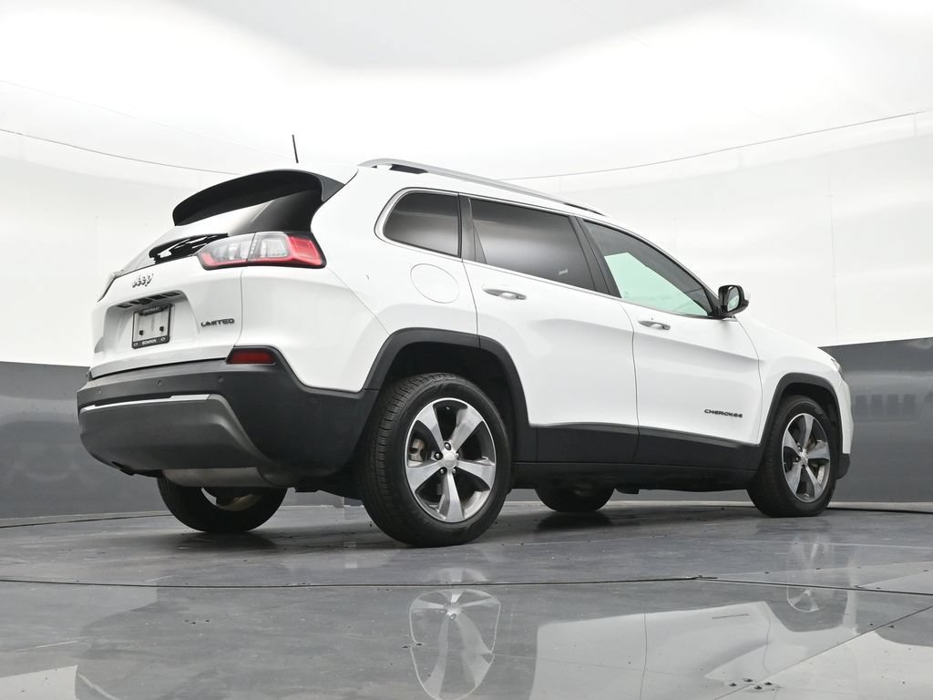 Used 2019 Jeep Cherokee Limited w/ Luxury Group FWD image 27