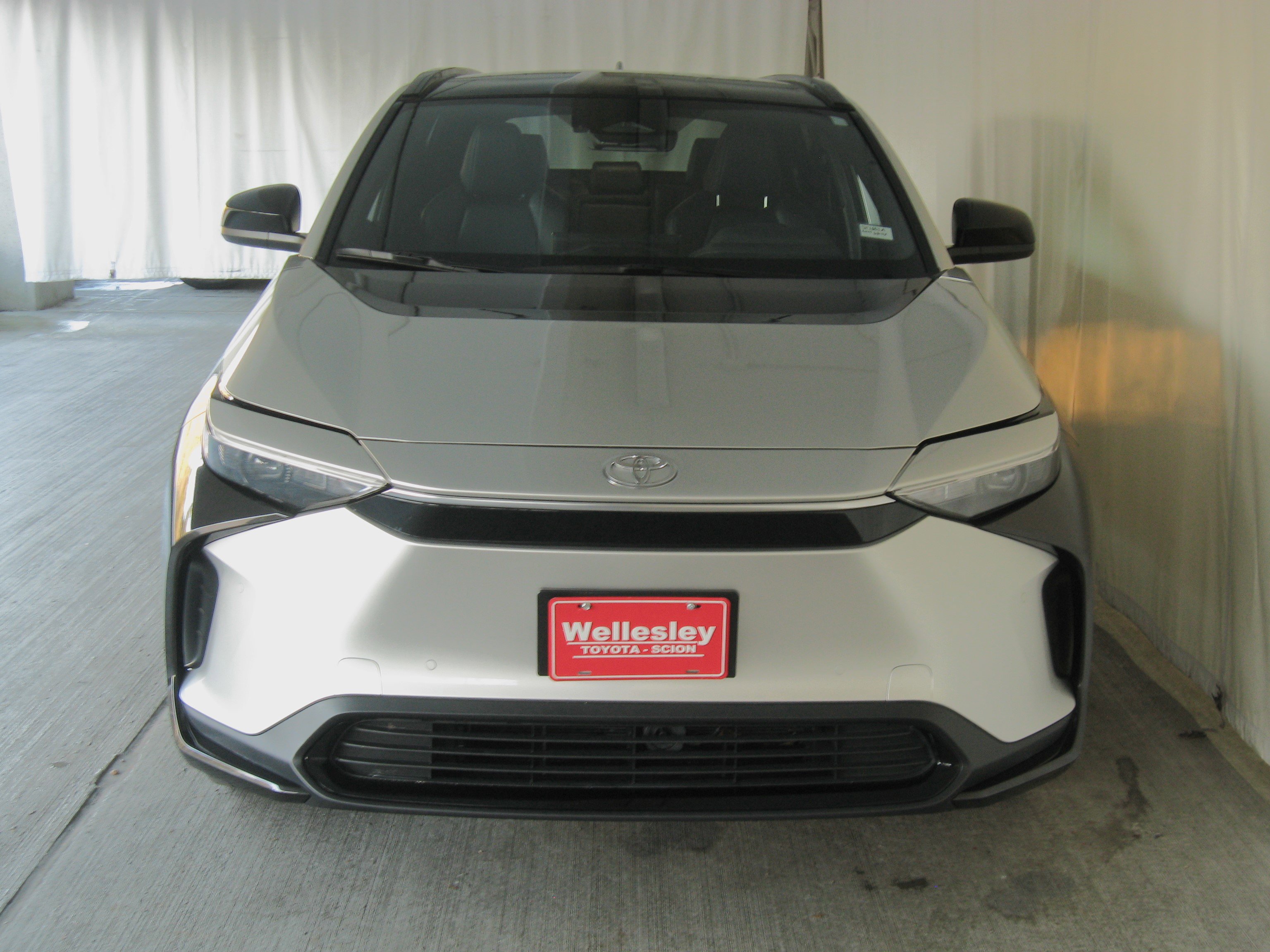 Used 2024 Toyota bZ4X AWD image 4