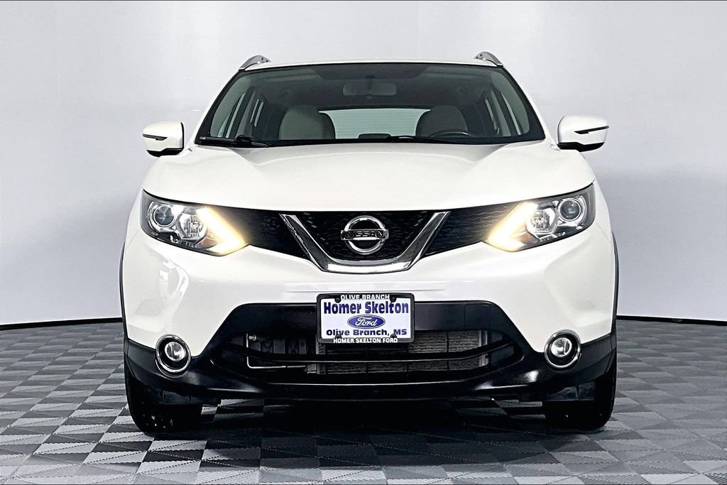 Used 2018 Nissan Rogue Sport SV w/ SV All-Weather Package AWD/4WD image 3