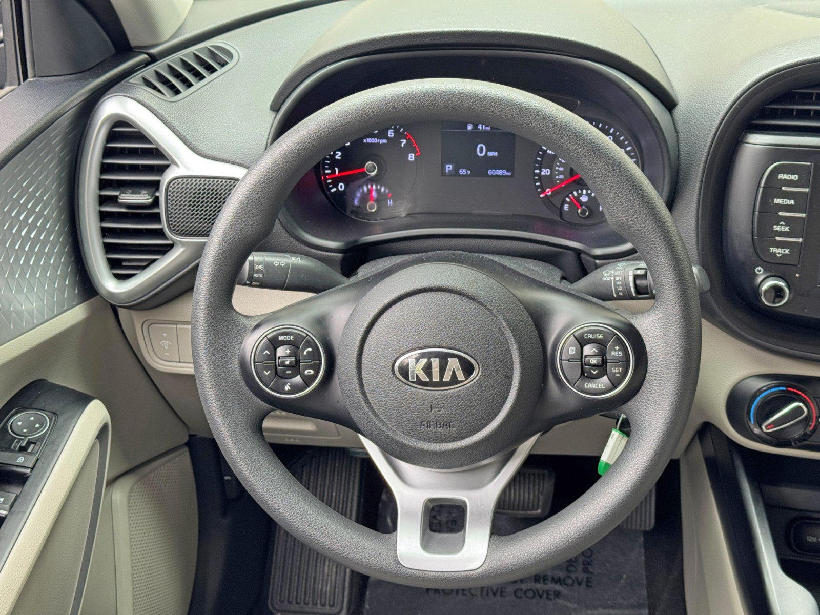 Used 2020 Kia Soul LX FWD image 18