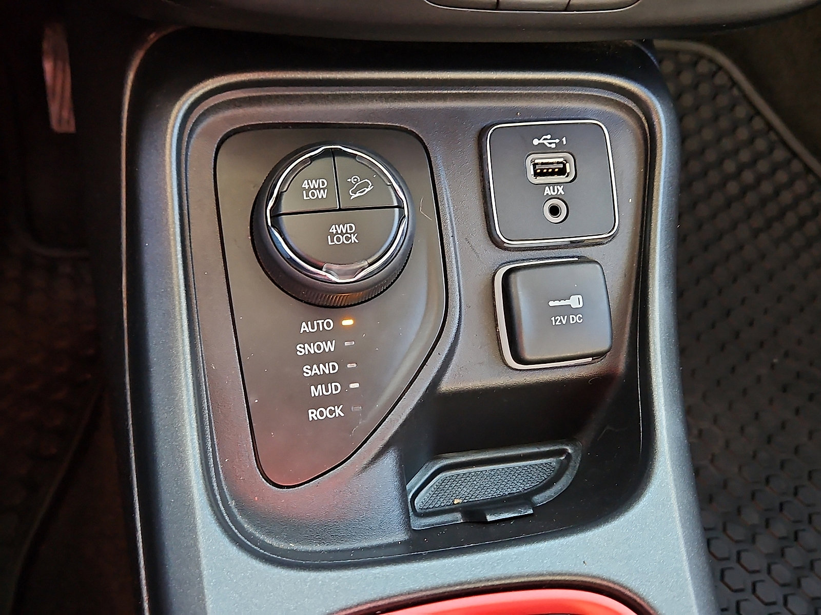 Used 2019 Jeep Compass Trailhawk image 14