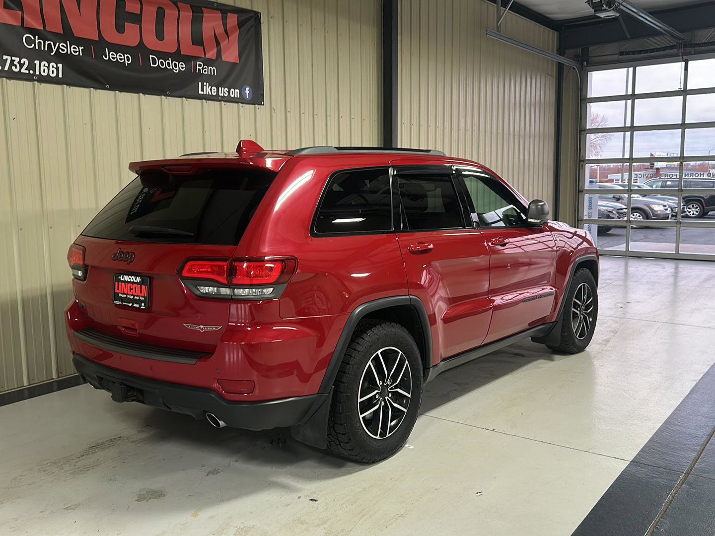 Used 2019 Jeep Grand Cherokee Trailhawk w/ Trailhawk Luxury Group image 6