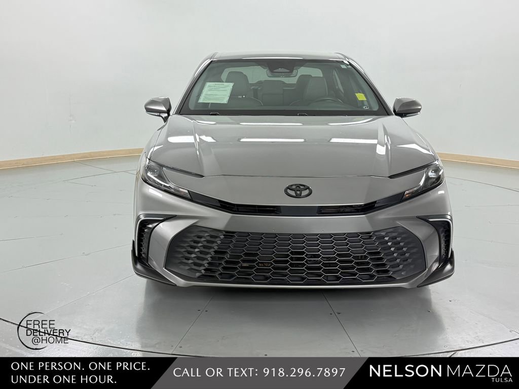 Used 2025 Toyota Camry SE w/ Convenience Package FWD image 2