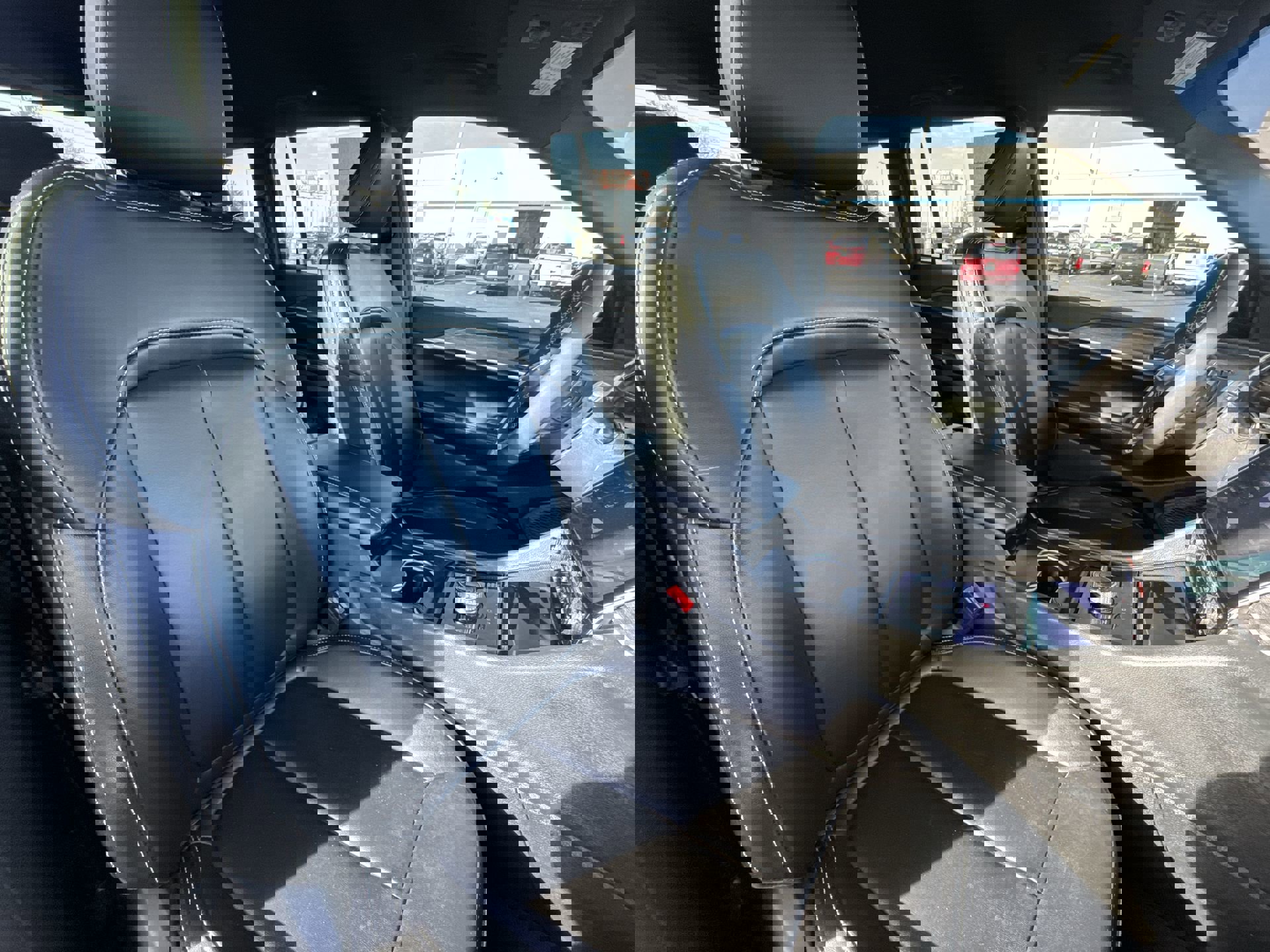 Used 2024 Jeep Grand Cherokee Limited w/ Black Appearance Package image 26