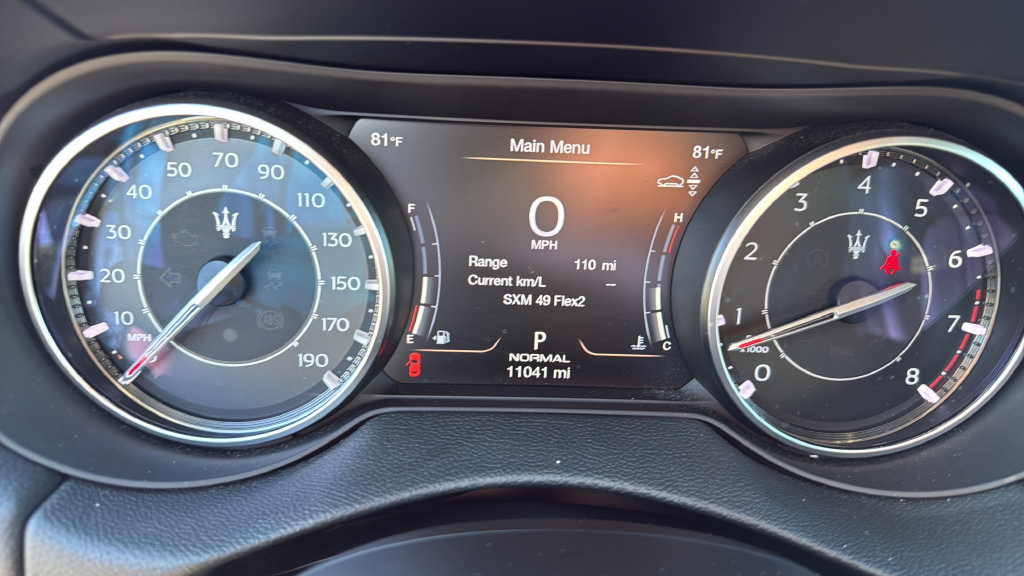 Used 2023 Maserati Levante GT AWD/4WD image 35
