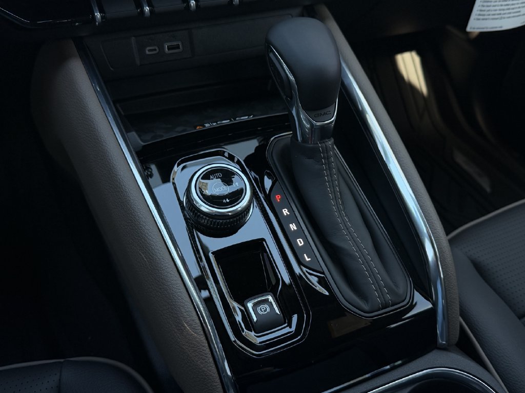 New 2026 GMC Canyon Denali AWD/4WD image 15